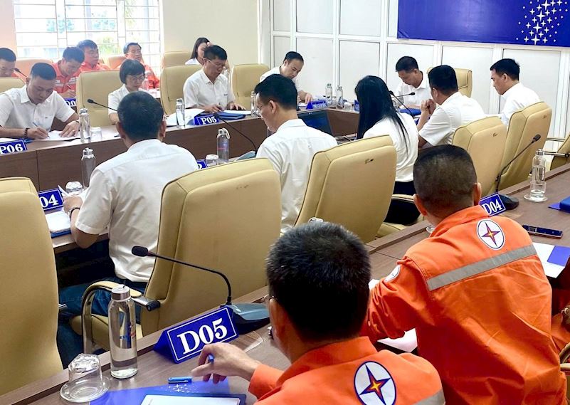 EVNHANOI đồng lòng thực thi VHDN 1