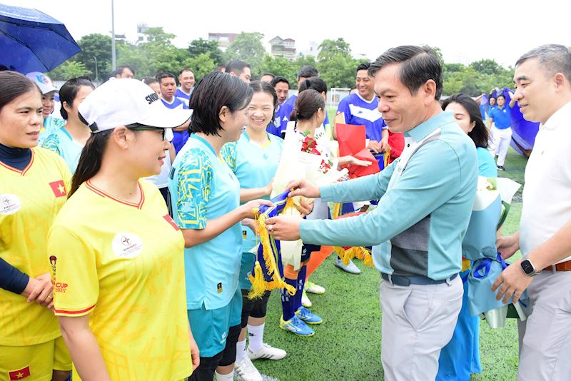 EVNHANOI khai mạc giải bóng đá truyền thống năm 2025 2