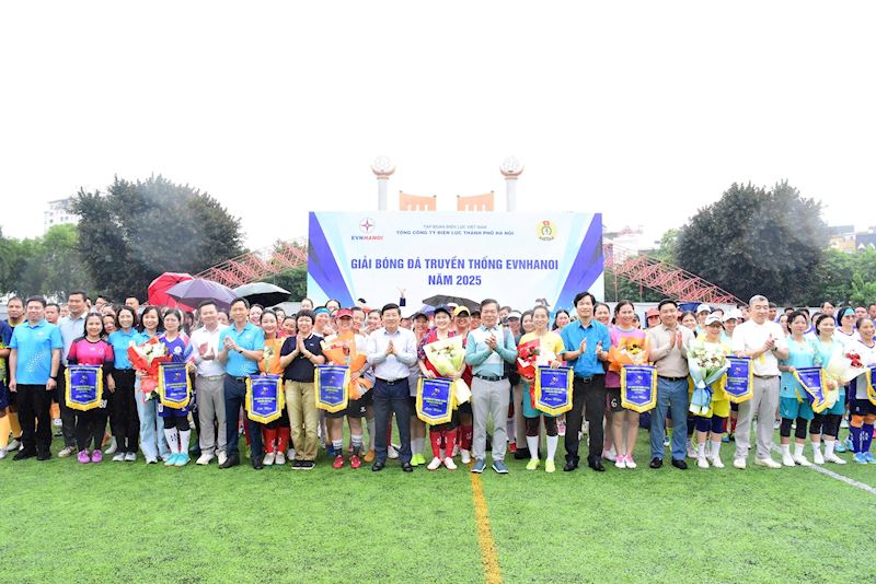 EVNHANOI khai mạc giải bóng đá truyền thống năm 2025