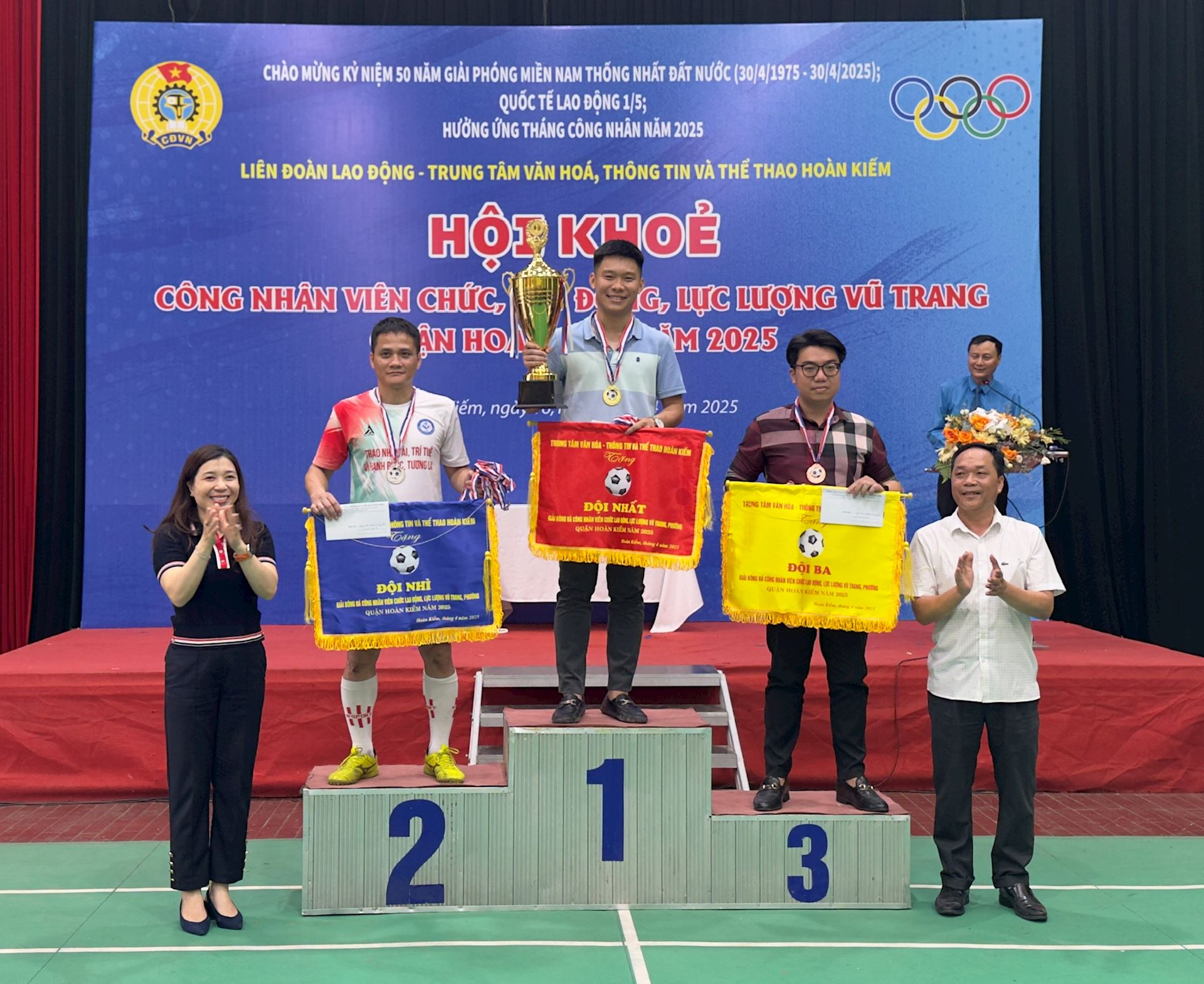 EVNHANOI tỏa sáng tại Hội khỏe CNVCLĐ và Lực lượng vũ trang quận Hoàn Kiếm năm 2025 1