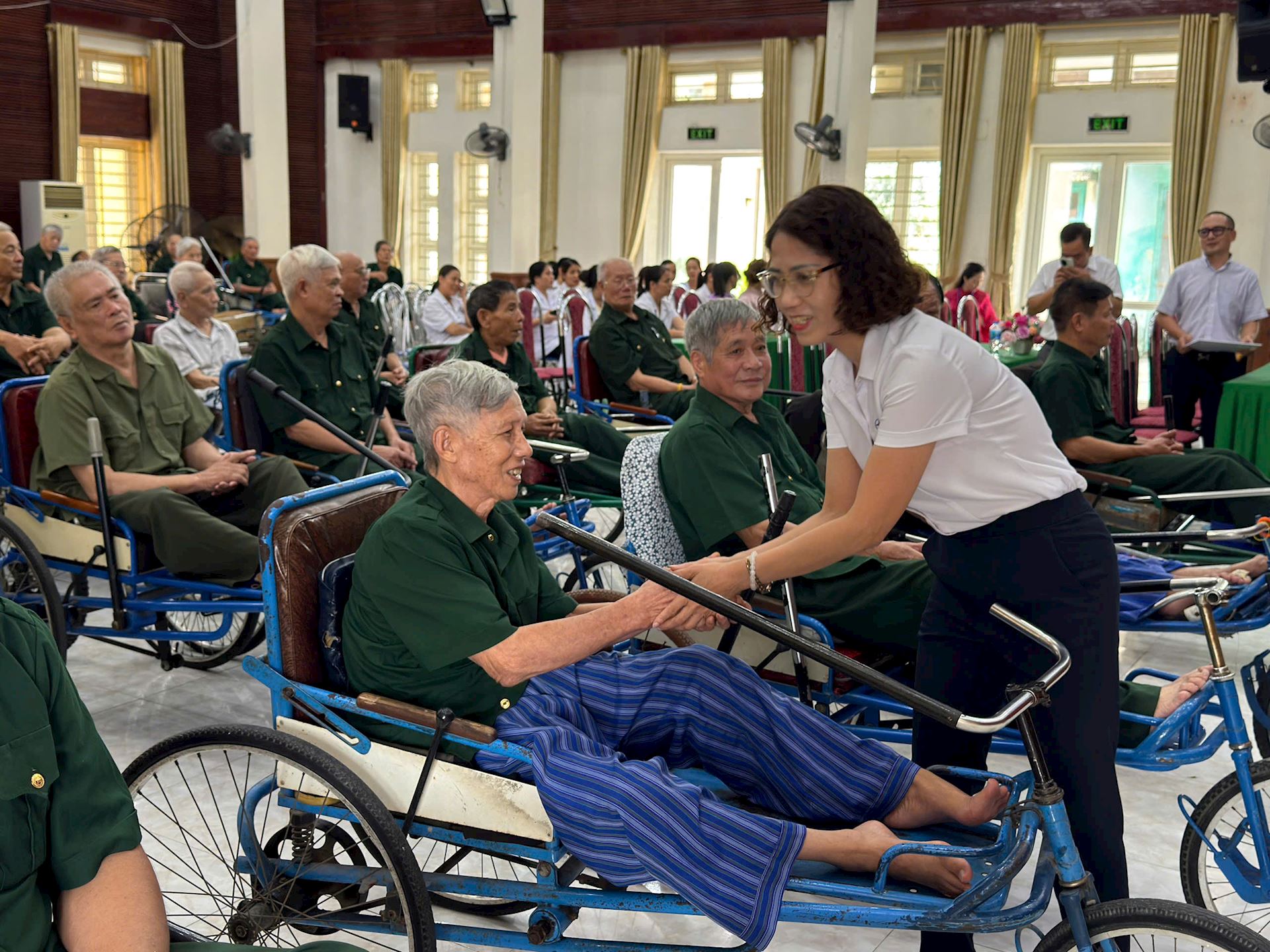 EVNHANOI tri ân các thương, bệnh binh nhân kỷ niệm 78 năm Ngày Thương binh – Liệt sĩ 1