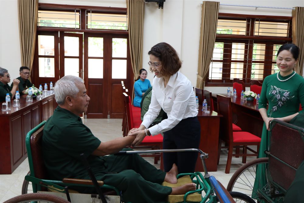 EVNHANOI tri ân các thương, bệnh binh nhân kỷ niệm 78 năm Ngày Thương binh – Liệt sĩ 2