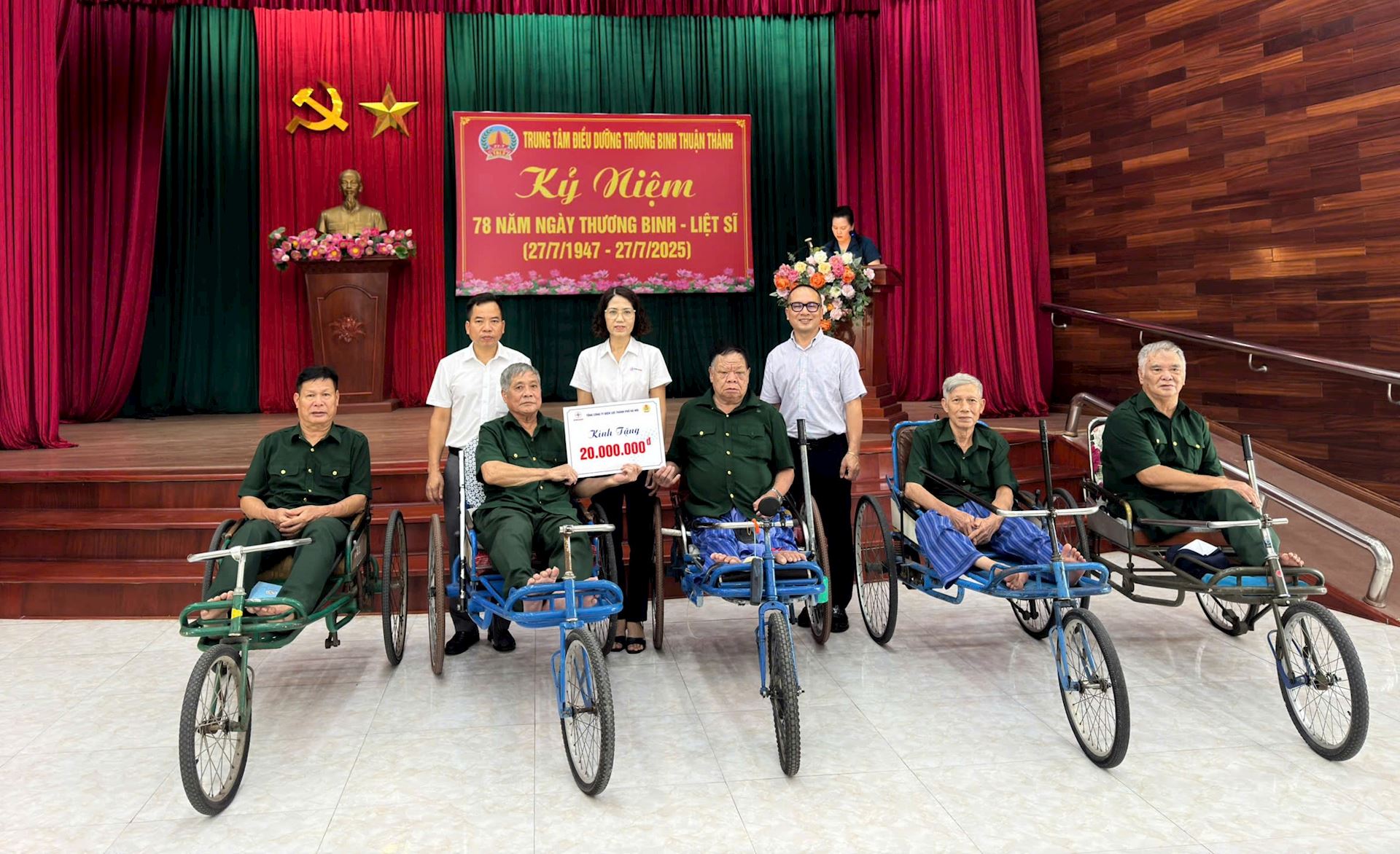 EVNHANOI tri ân các thương, bệnh binh nhân kỷ niệm 78 năm Ngày Thương binh – Liệt sĩ