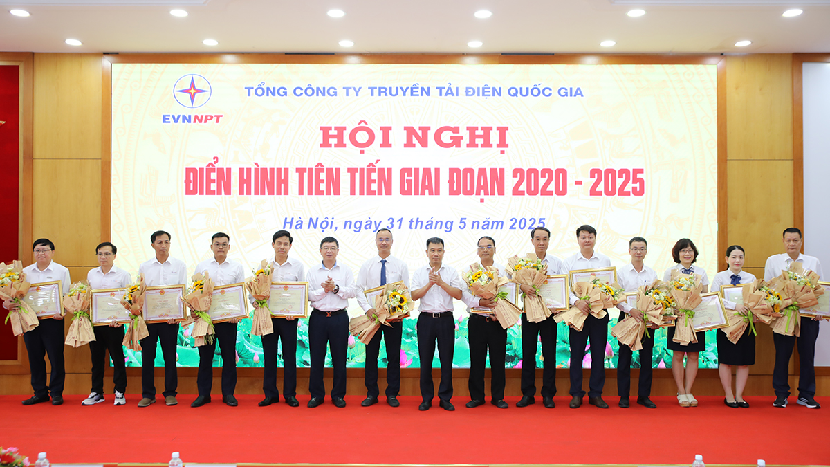EVNNPT tổng kết phong trào thi đua yêu nước giai đoạn 2020-2025 và vinh danh các điển hình tiên tiến 1