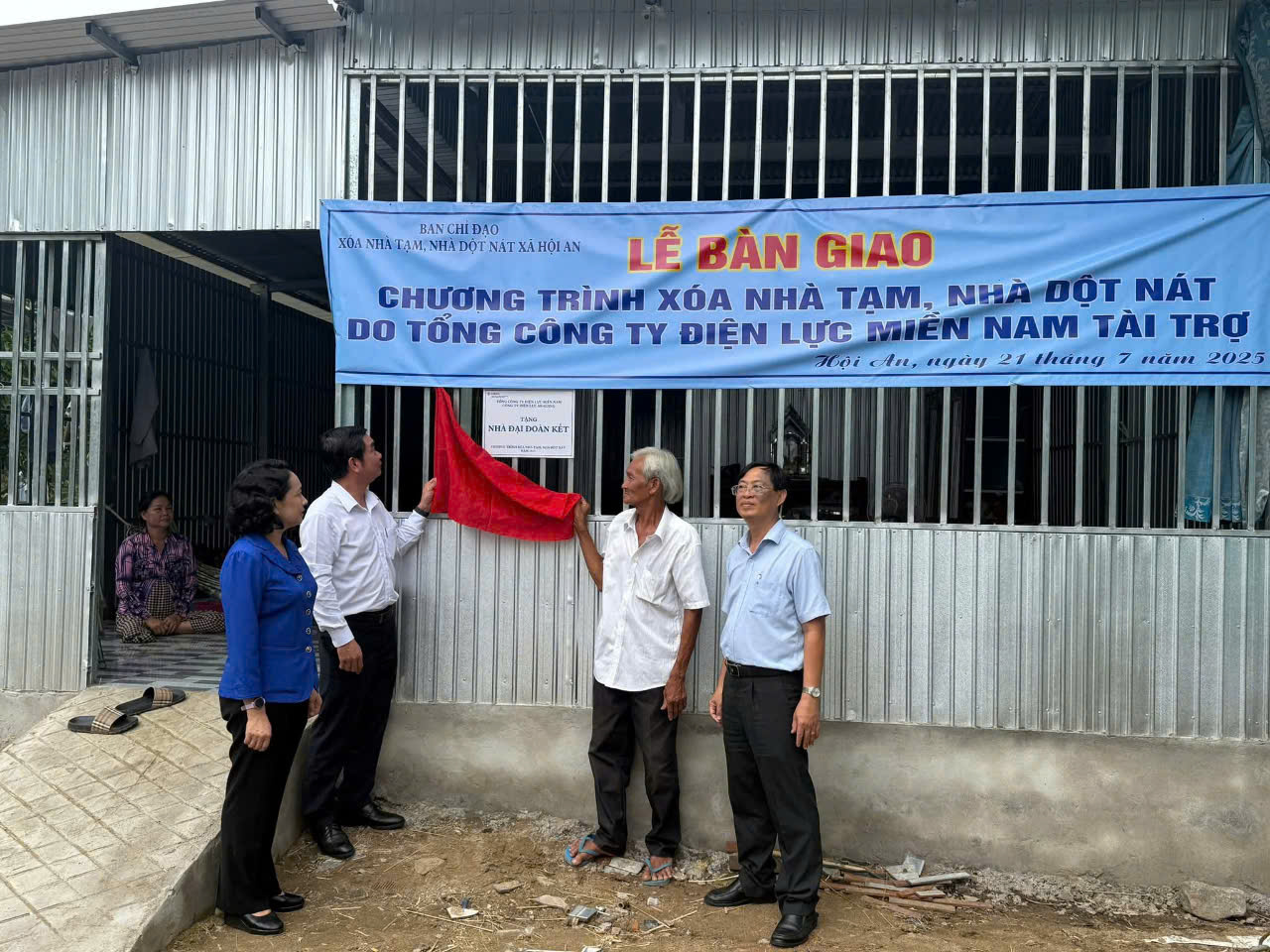 Hỗ trợ nhà ở cho người nghèo “Lan tỏa yêu thương, sẻ chia trách nhiệm với cộng đồng”