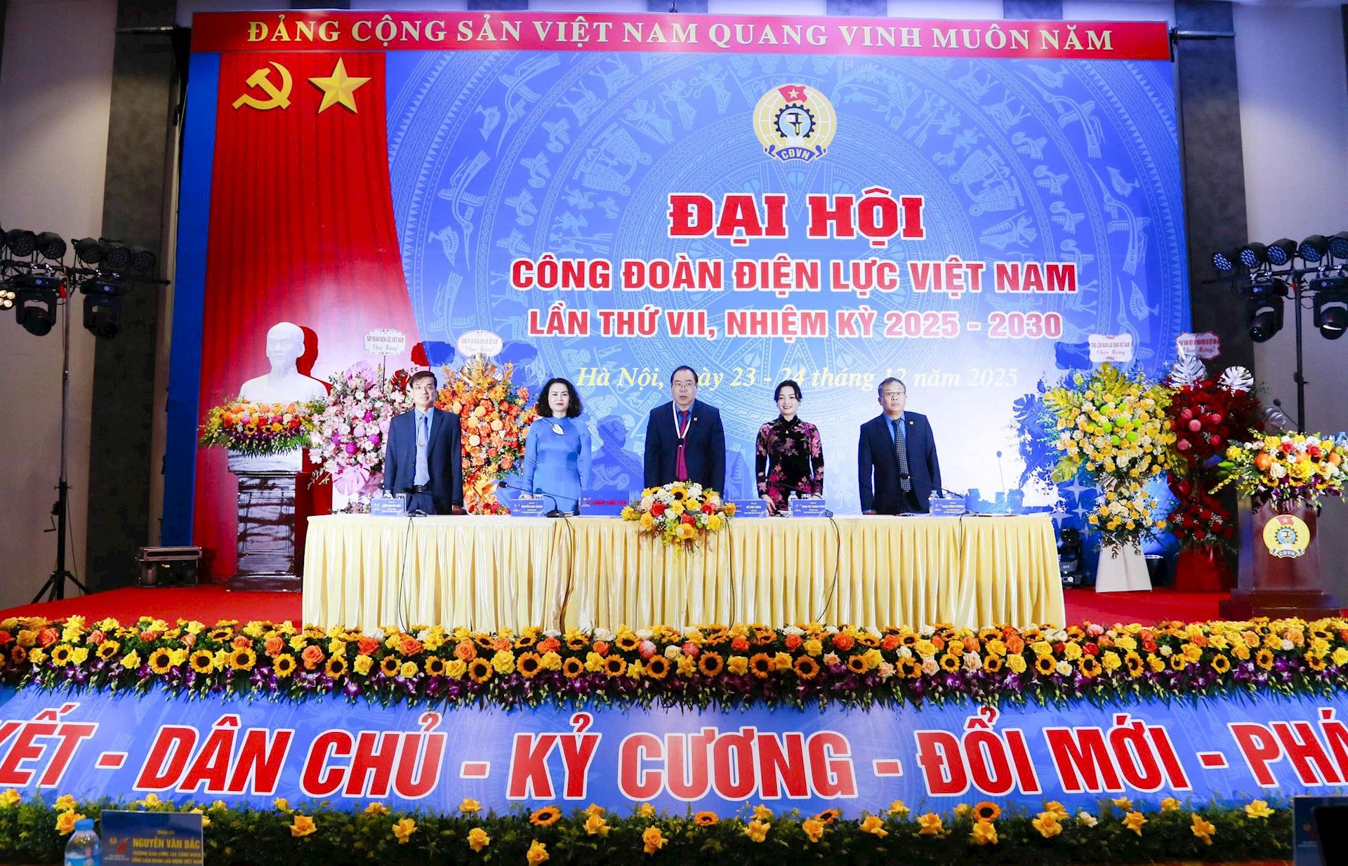 Hoàn thành chương trình phiên thứ nhất Đại hội VII Công đoàn Điện lực Việt Nam, nhiệm kỳ 2025-2030  3