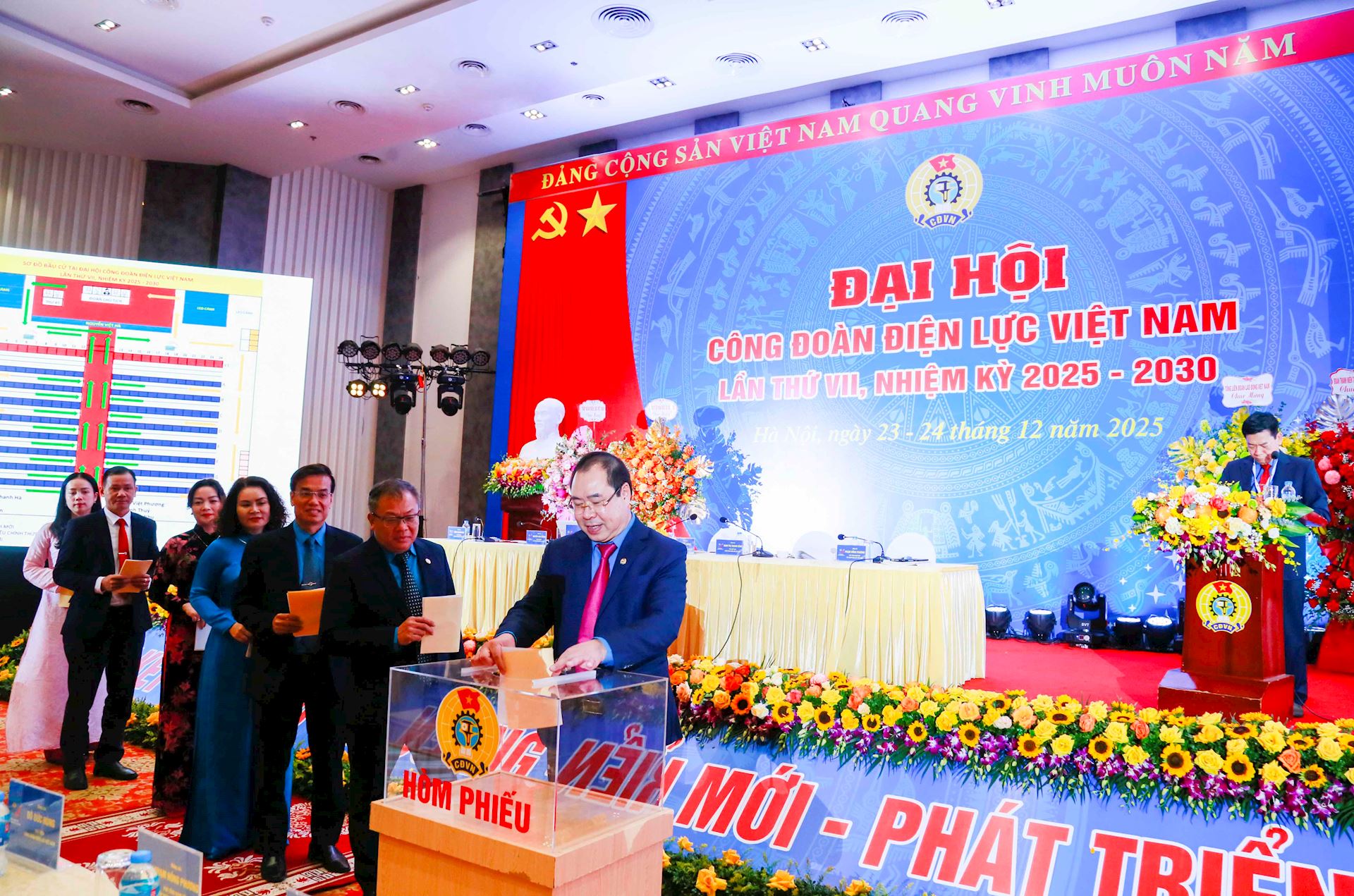 Hoàn thành chương trình phiên thứ nhất Đại hội VII Công đoàn Điện lực Việt Nam, nhiệm kỳ 2025-2030  6