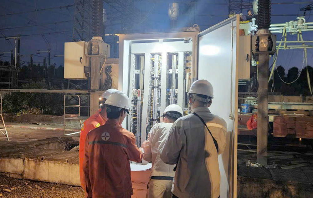 Hoàn thành nâng cấp Hệ thống điều khiển bảo vệ Trạm biến áp 500kV Pleiku, thiết thực chào mừng 96 năm thành lập Công đoàn Việt Nam