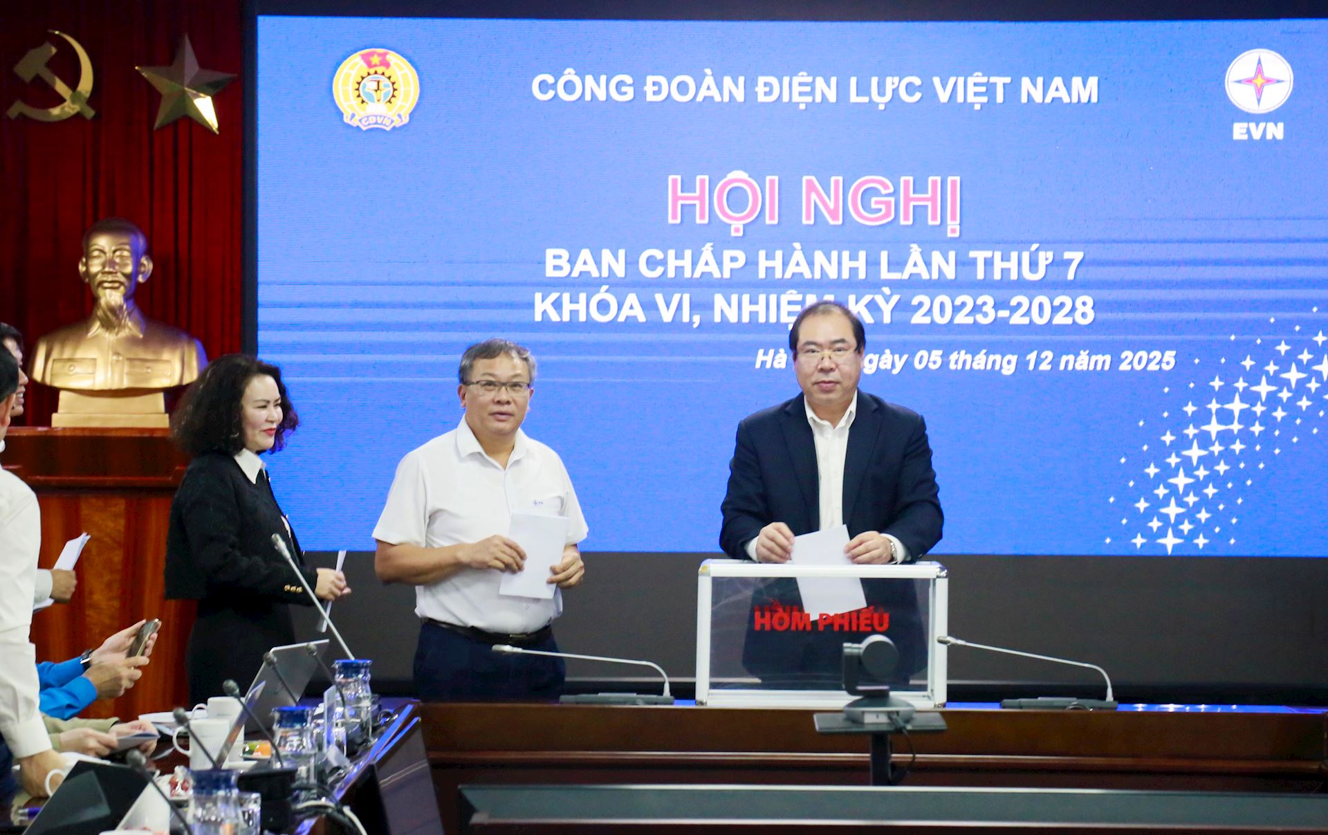 Hội nghị BCH Công đoàn Điện lực Việt Nam khóa VI thống nhất nhiều nội dung quan trọng phục vụ Đại hội VII 2