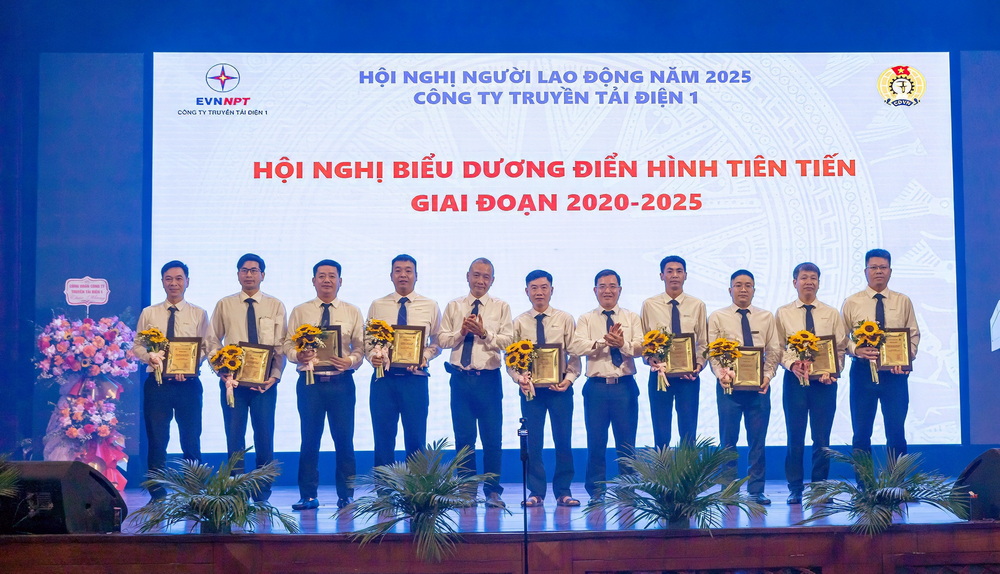 Hội nghị người lao động Công ty Truyền tải điện 1 năm 2025 thành công tốt đẹp 16
