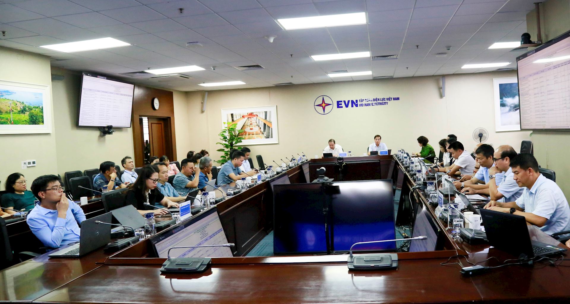 Hội nghị phổ biến, quán triệt Nghị quyết số 305-NQ/ĐU và hướng dẫn thực hiện Chương trình 10.000 sáng kiến giai đoạn 2025–2028 1