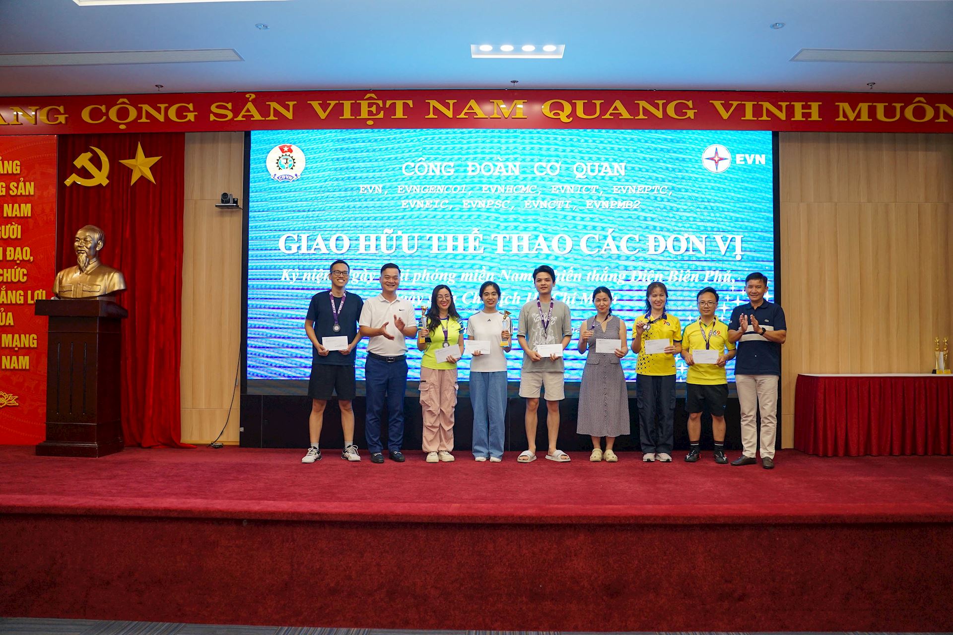 Hơn 100 vận động viên tham gia giao hữu thể thao do Công đoàn Cơ quan EVN tổ chức 5