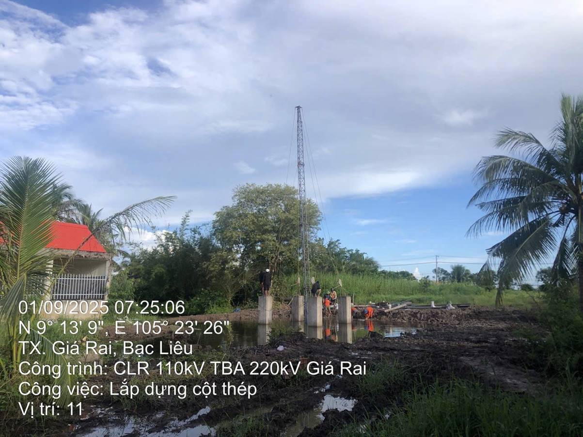 Hơn 800 người thi công xuyên Lễ trên các công trình lưới điện khu vực miền Nam 2