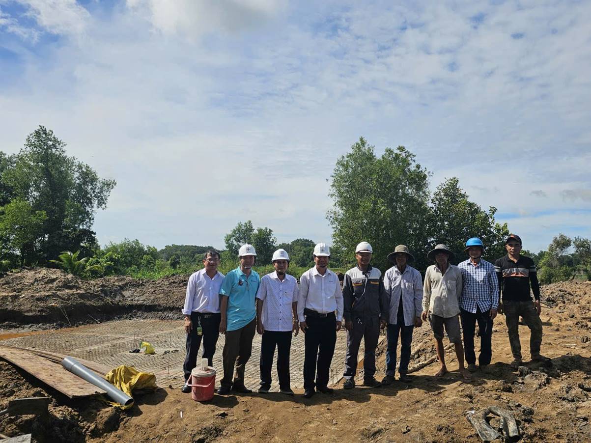 Hơn 800 người thi công xuyên Lễ trên các công trình lưới điện khu vực miền Nam