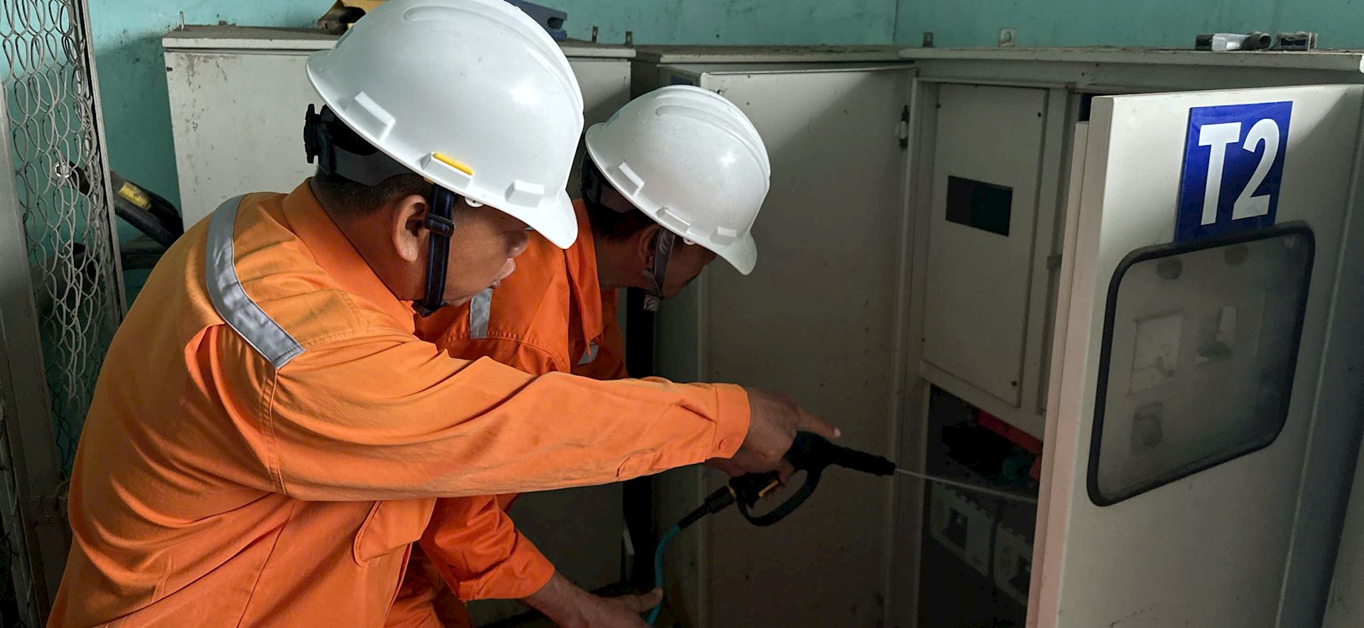 KHPC khẩn trương huy động tổng lực khôi phục cấp điện sau đợt lũ lịch sử tại Khánh Hòa 5