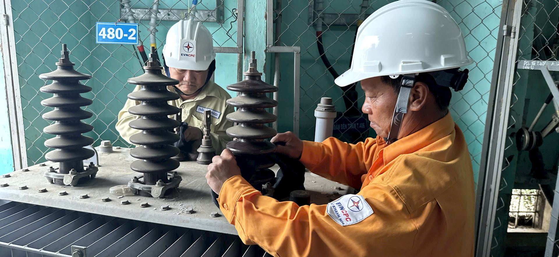 KHPC khẩn trương huy động tổng lực khôi phục cấp điện sau đợt lũ lịch sử tại Khánh Hòa