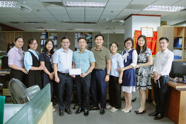 Lãnh đạo EVNICT thăm hỏi người lao động trực vận hành dịp kỷ niệm 80 năm Cách mạng tháng Tám thành công và Quốc khánh năm 2025 2