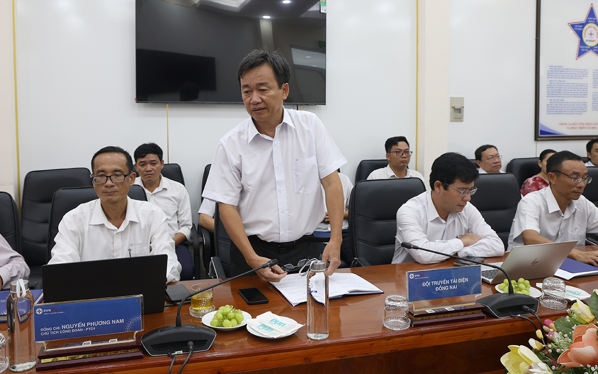 Lãnh đạo EVNNPT, Công đoàn EVNNPT lắng nghe ý kiến người lao động Đội truyền tải điện Đồng Nai sau sắp xếp tinh gọn bộ máy 1