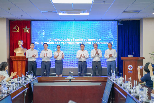 Lễ công bố Hệ thống Quản lý nhân sự HRMS 3.0 và Hệ thống đào tạo trực tuyến EVN E-Learning 2.0 5