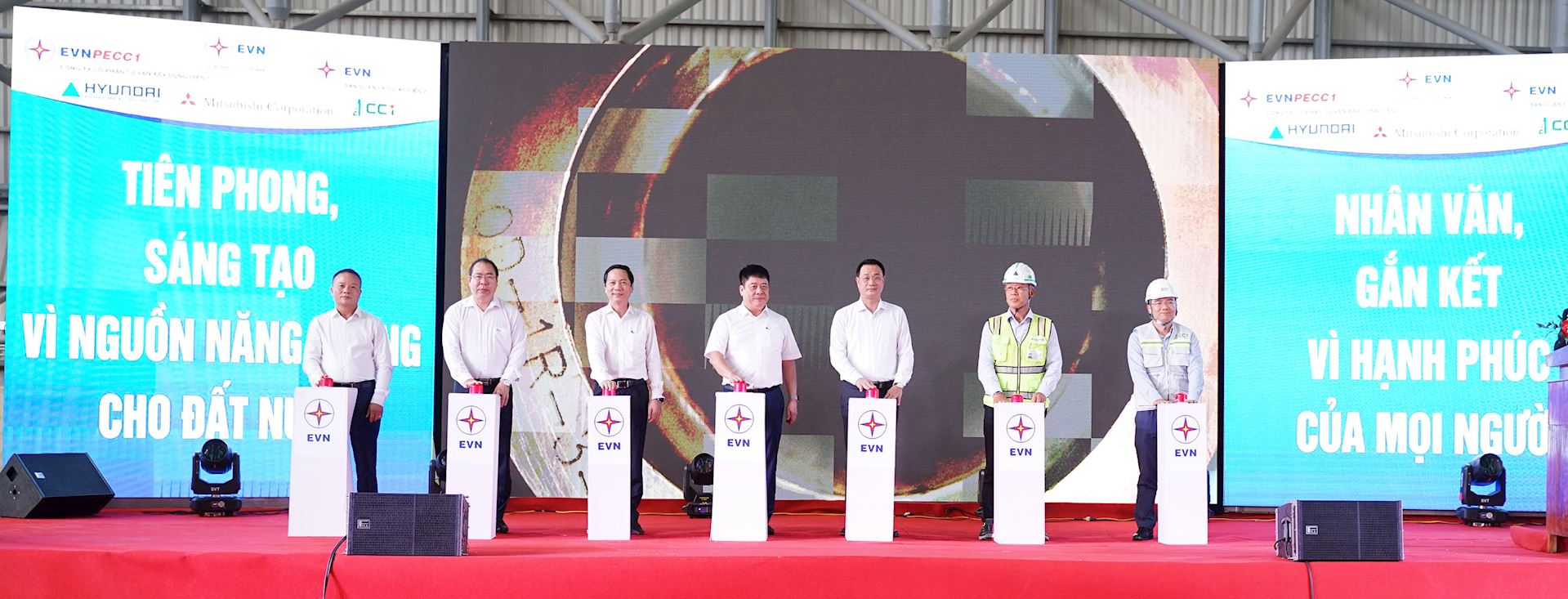 Lễ đốt dầu lần đầu lò hơi Tổ máy 1 dự án Nhà máy Nhiệt điện Quảng Trạch 1