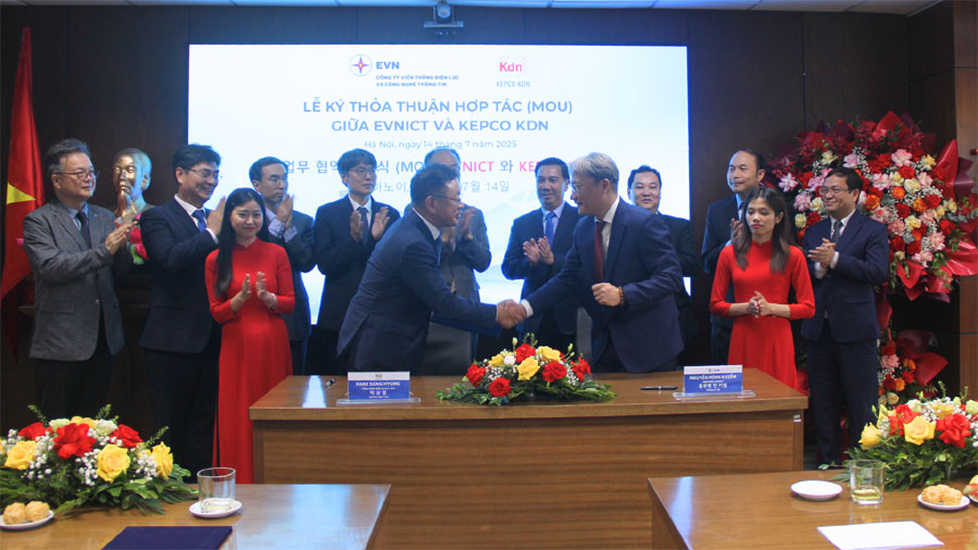 Lễ ký kết thỏa thuận hợp tác giữa EVNICT và KEPCO KDN 1