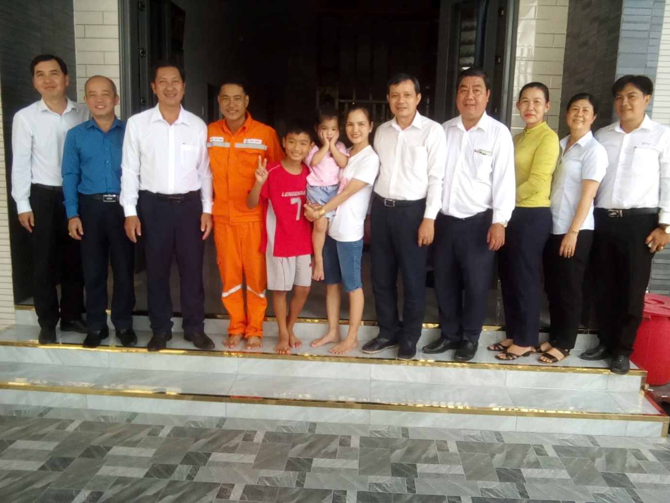MÁI ẤM NGHĨA TÌNH – NIỀM VUI TRONG TỔ ẤM MỚI 2