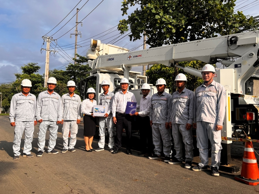 Một tháng - Nhiều việc nhỏ, một nghĩa lớn với người lao động