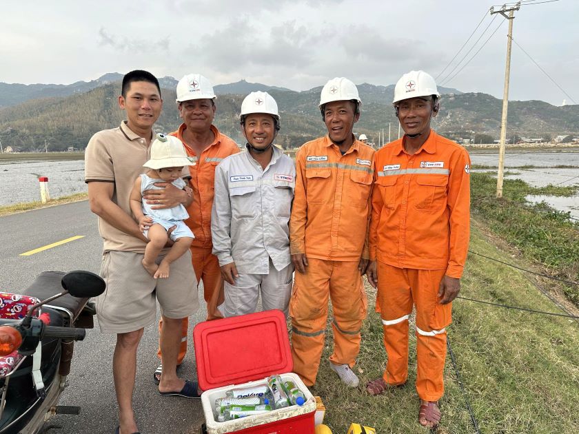 Nghĩa tình sau cơn bão