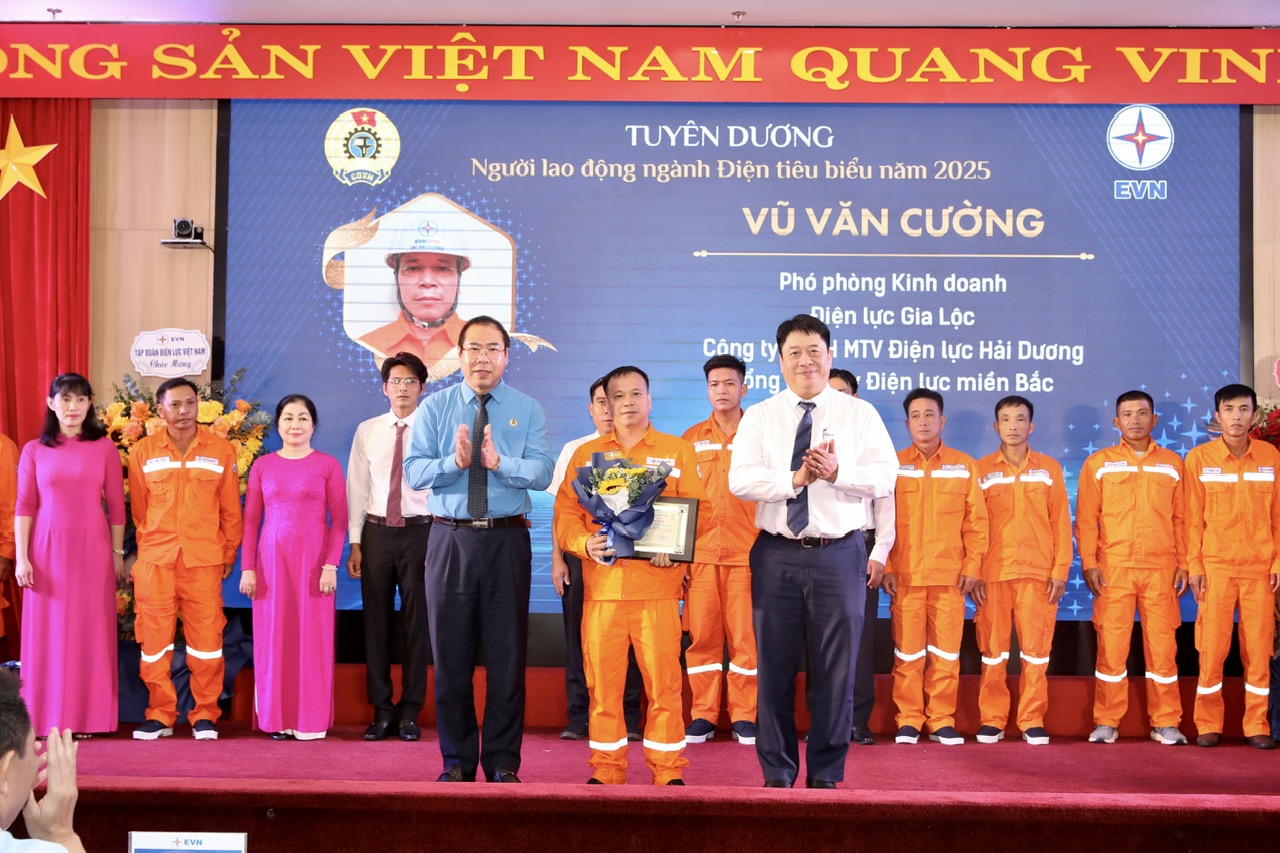 Người lao động ngành Điện tiêu biểu trưởng thành từ phong trào phát huy sáng kiến cải tiến kỹ thuật
