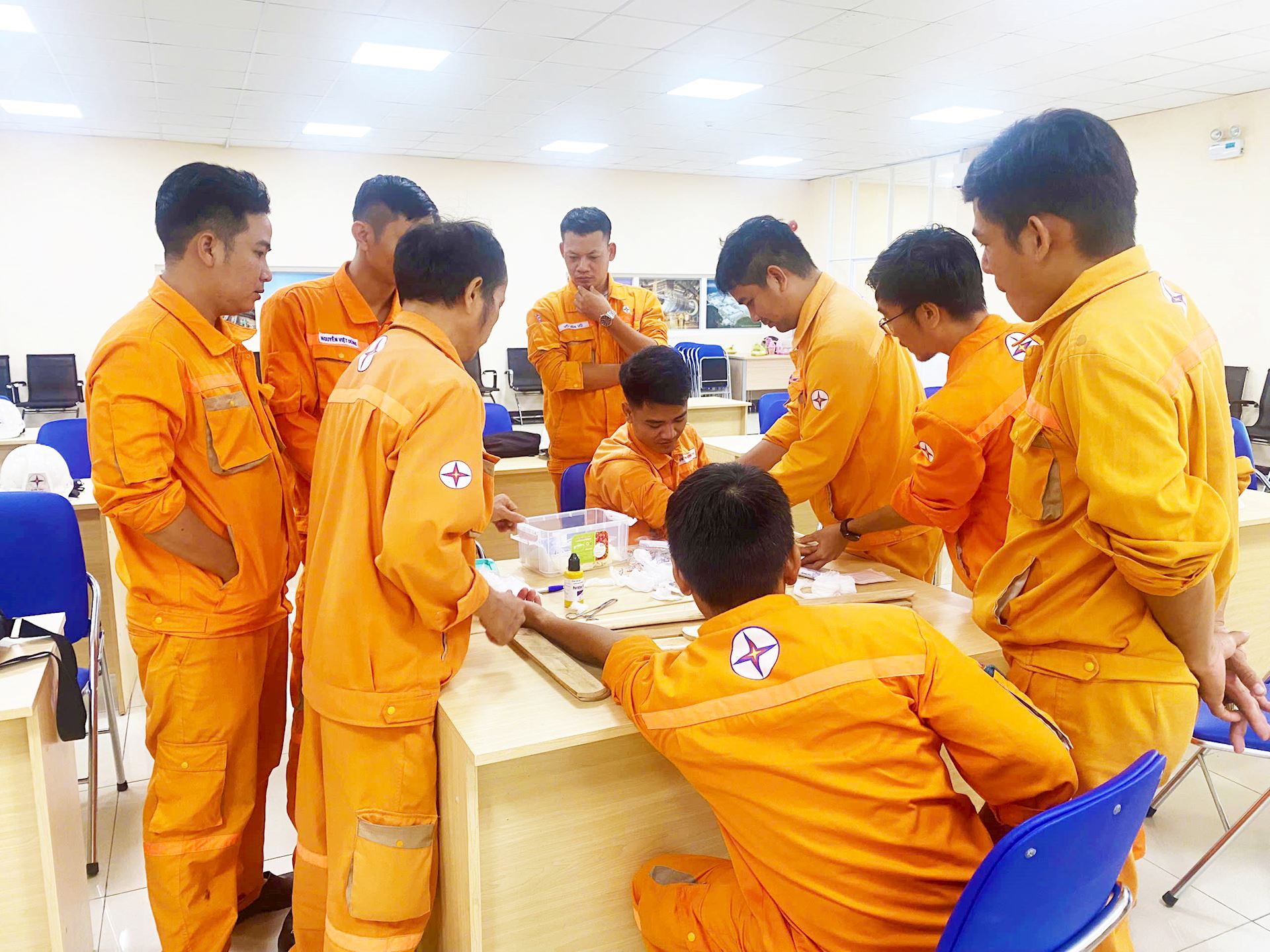 Nhà máy Nhiệt điện Vĩnh Tân 4 - Lan tỏa Văn hóa an toàn từ những buổi bồi huấn kỹ năng, nghiệp vụ cho Mạng lưới An toàn vệ sinh viên 2