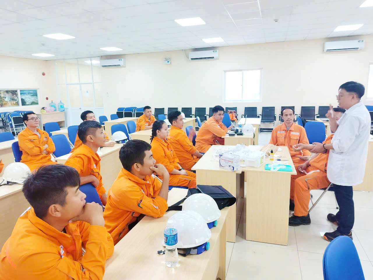 Nhà máy Nhiệt điện Vĩnh Tân 4 - Lan tỏa Văn hóa an toàn từ những buổi bồi huấn kỹ năng, nghiệp vụ cho Mạng lưới An toàn vệ sinh viên