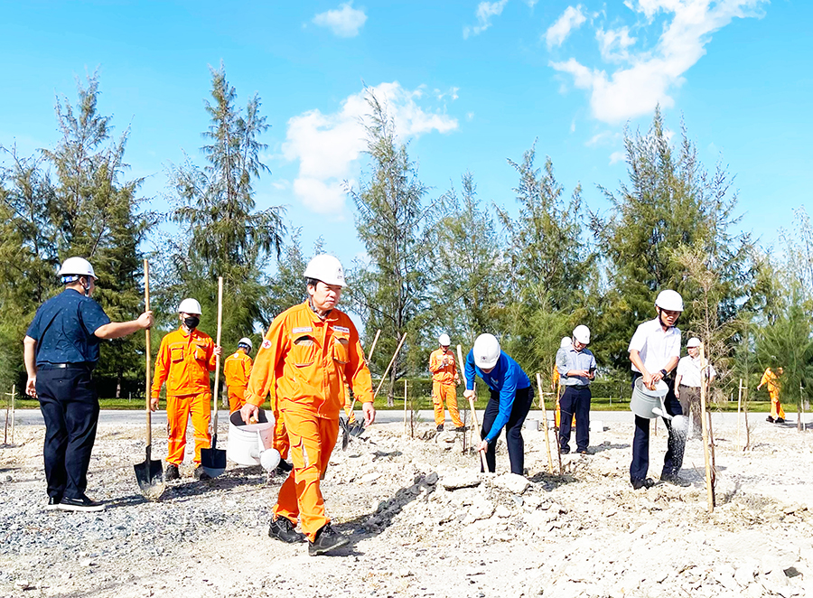 Nhà máy Nhiệt điện Vĩnh Tân 4: Tổ chức Lễ phát động hưởng ứng Phong trào 