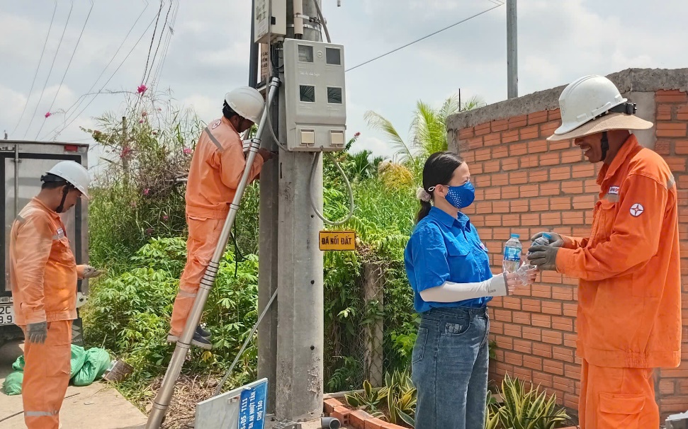 NHIỀU HOẠT ĐỘNG TIÊU BIỂU TRONG ĐỢT CAO ĐIỂM THÁNG CÔNG NHÂN NĂM 2025 1