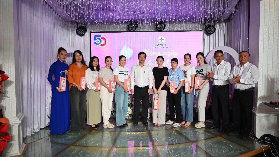 NHIỀU HOẠT ĐỘNG TIÊU BIỂU TRONG ĐỢT CAO ĐIỂM THÁNG CÔNG NHÂN NĂM 2025 2