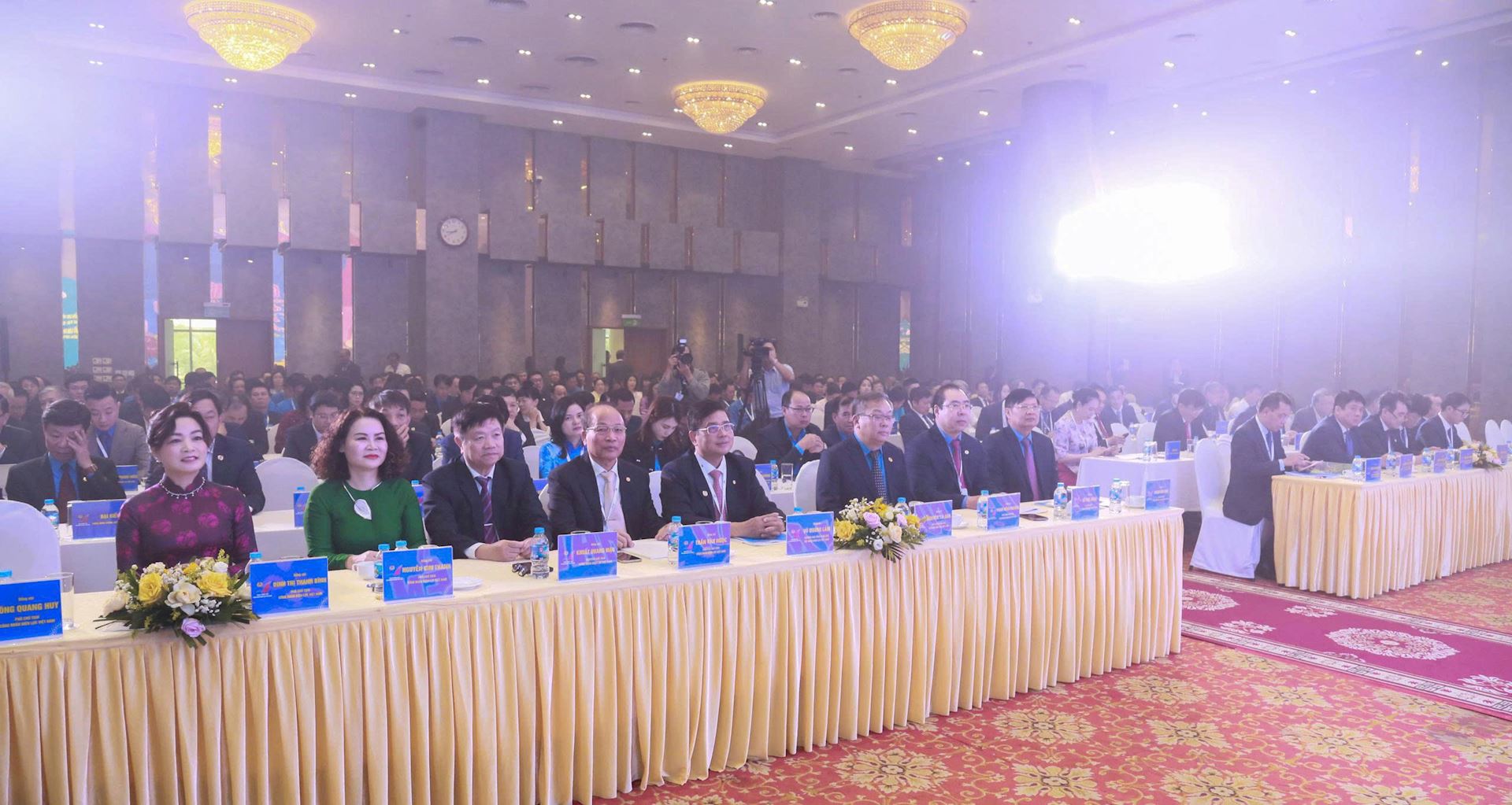 Ông Đỗ Đức Hùng được Đại hội  tín nhiệm bầu tái cử chức danh Chủ tịch Công đoàn Điện lực Việt Nam khóa VII, nhiệm kỳ 2025-2030 2