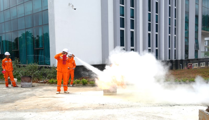 PC Yên Bái huấn luyện nghiệp vụ, thực tập phương án phòng cháy chữa cháy năm 2025 4