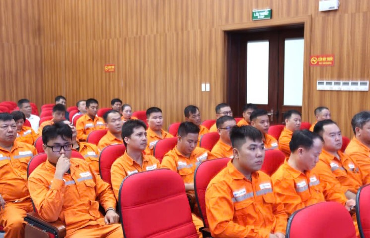 PC Yên Bái: Nâng cao kiến thức và kỹ năng lái xe an toàn cho hơn 200 cán bộ, nhân viên