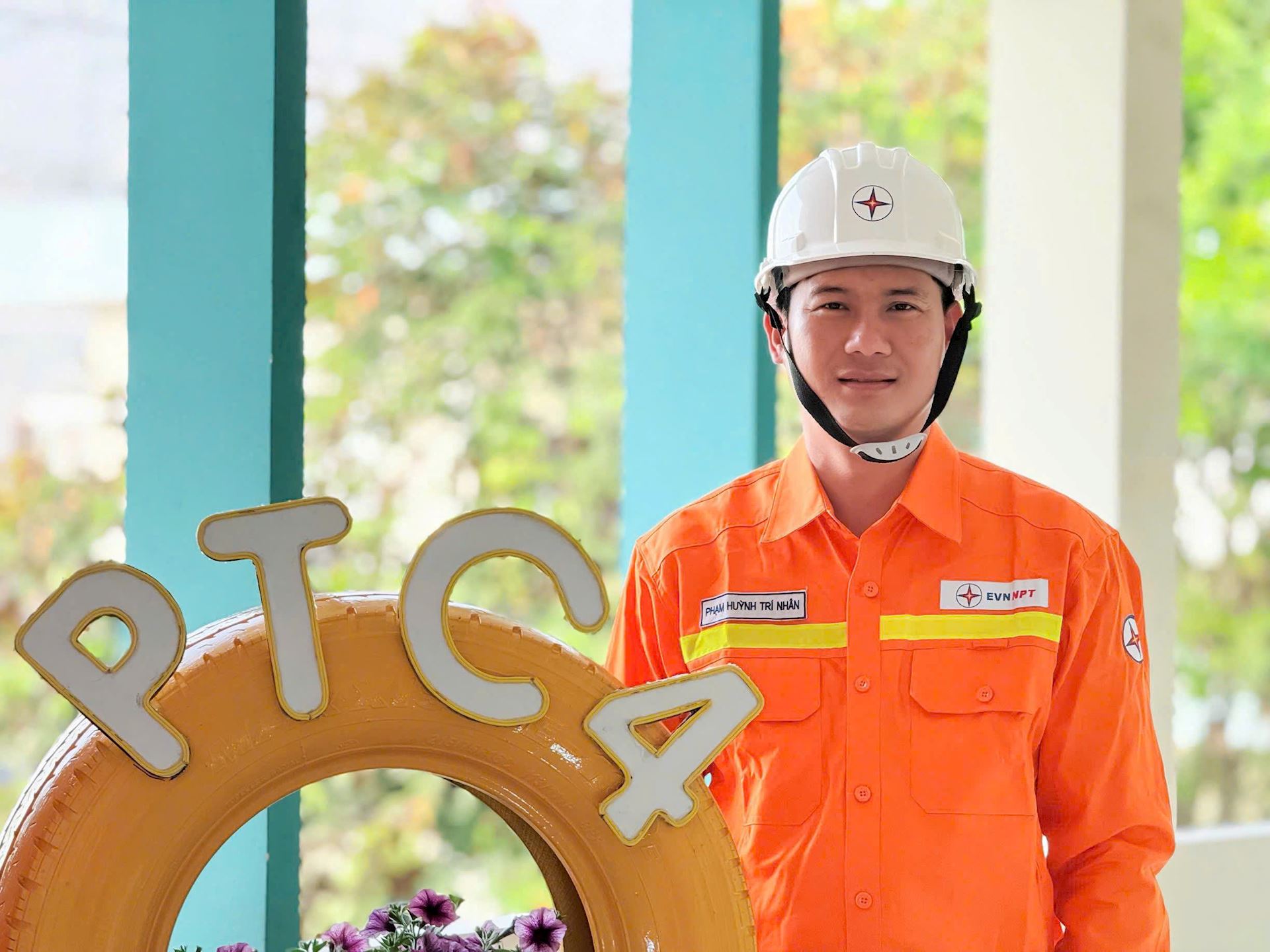 Tấm gương lao động sáng tạo và tinh thần học hỏi bền bỉ trong Công ty Truyền tải điện 4