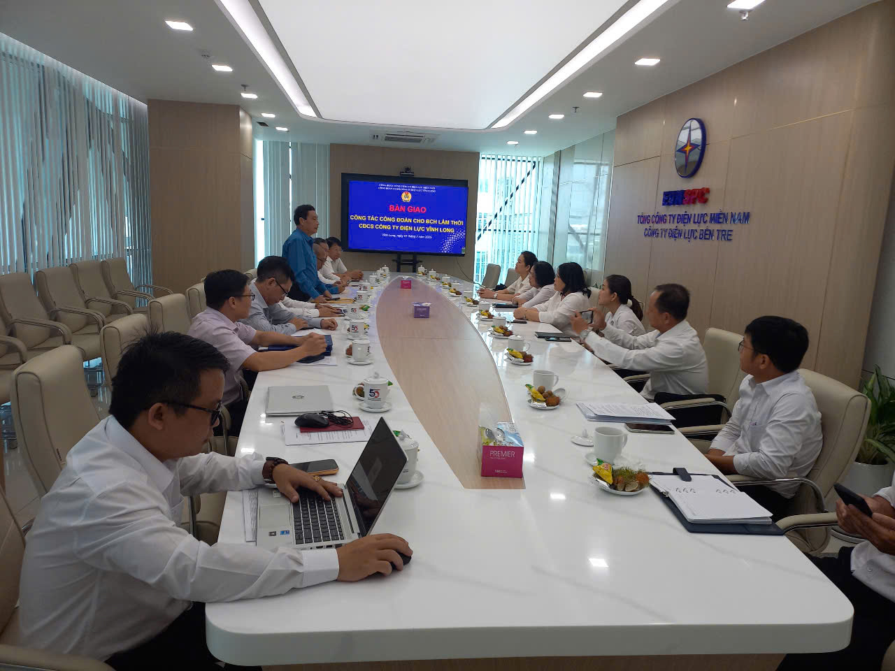 Thành lập mới Công đoàn cơ sở Công ty Điện lực Vĩnh Long