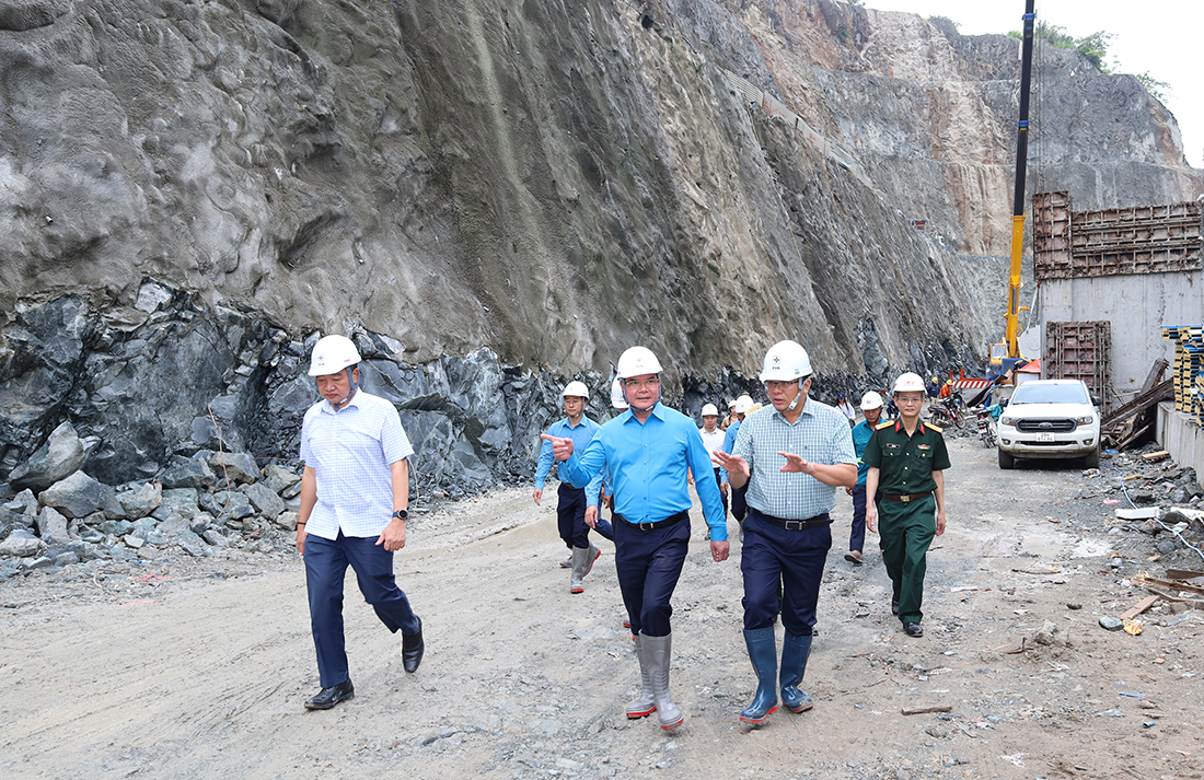 Thi đua lao động sáng tạo, đảm bảo an toàn trên công trường Thủy điện Hòa Bình mở rộng 1