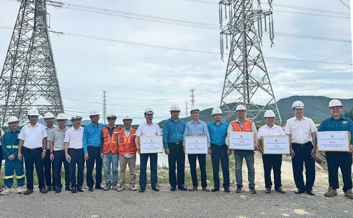 Tiếp sức công trình trọng điểm: Tổng LĐLĐ Việt Nam đồng hành cùng người lao động tại Dự án TBA 220kV Vũng Áng và đấu nối 1