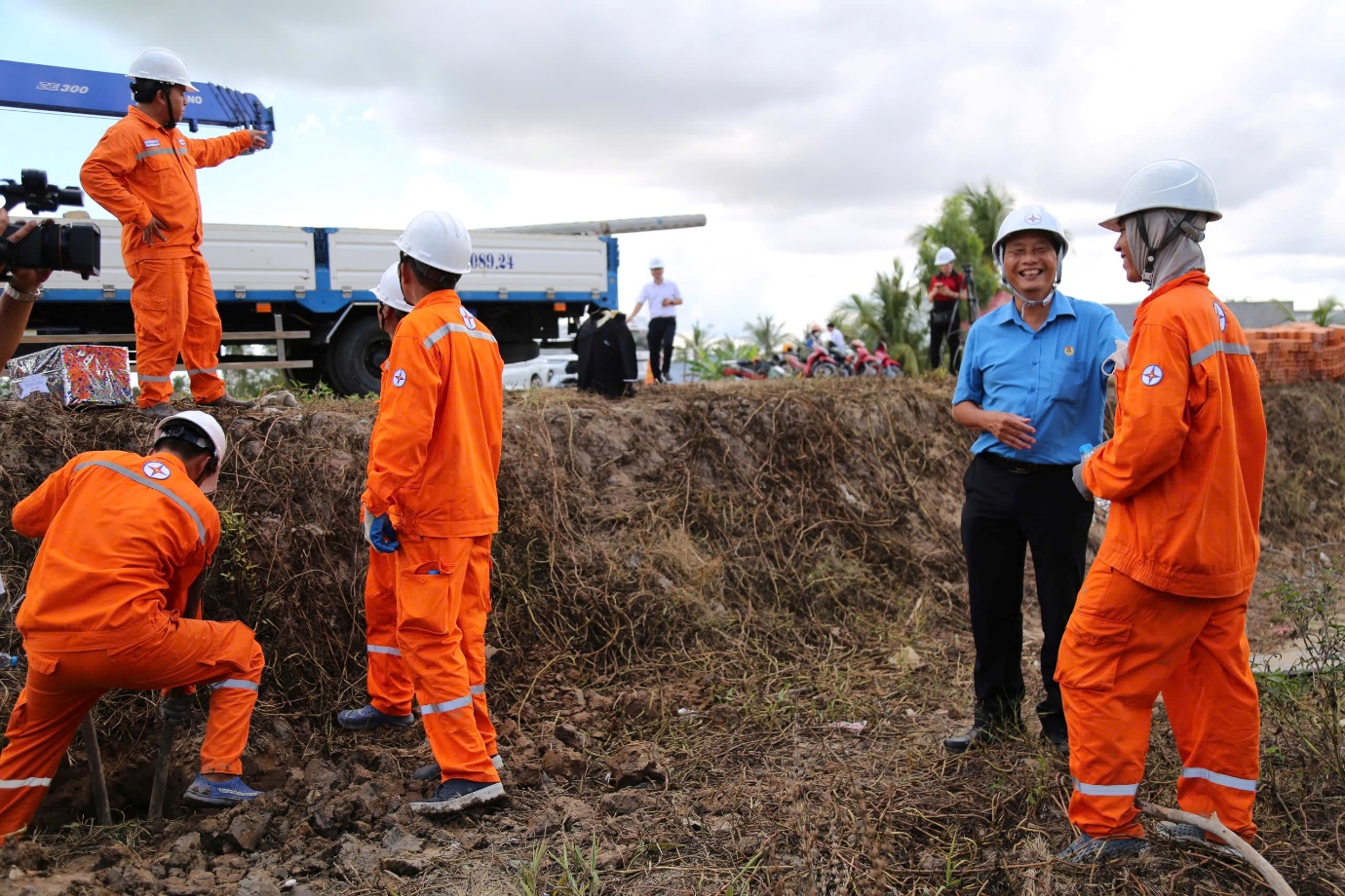 Tổng công ty Điện lực miền Nam phát động phong trào thi đua giai đoạn 2025 - 2030 1
