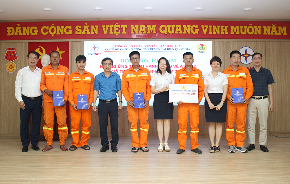Tổng công ty Truyền tải điện Quốc gia tổ chức hội thảo, tọa đàm Tháng Công nhân và Tháng hành động về ATVSLĐ năm 2025 tại khu vực miền Trung 1