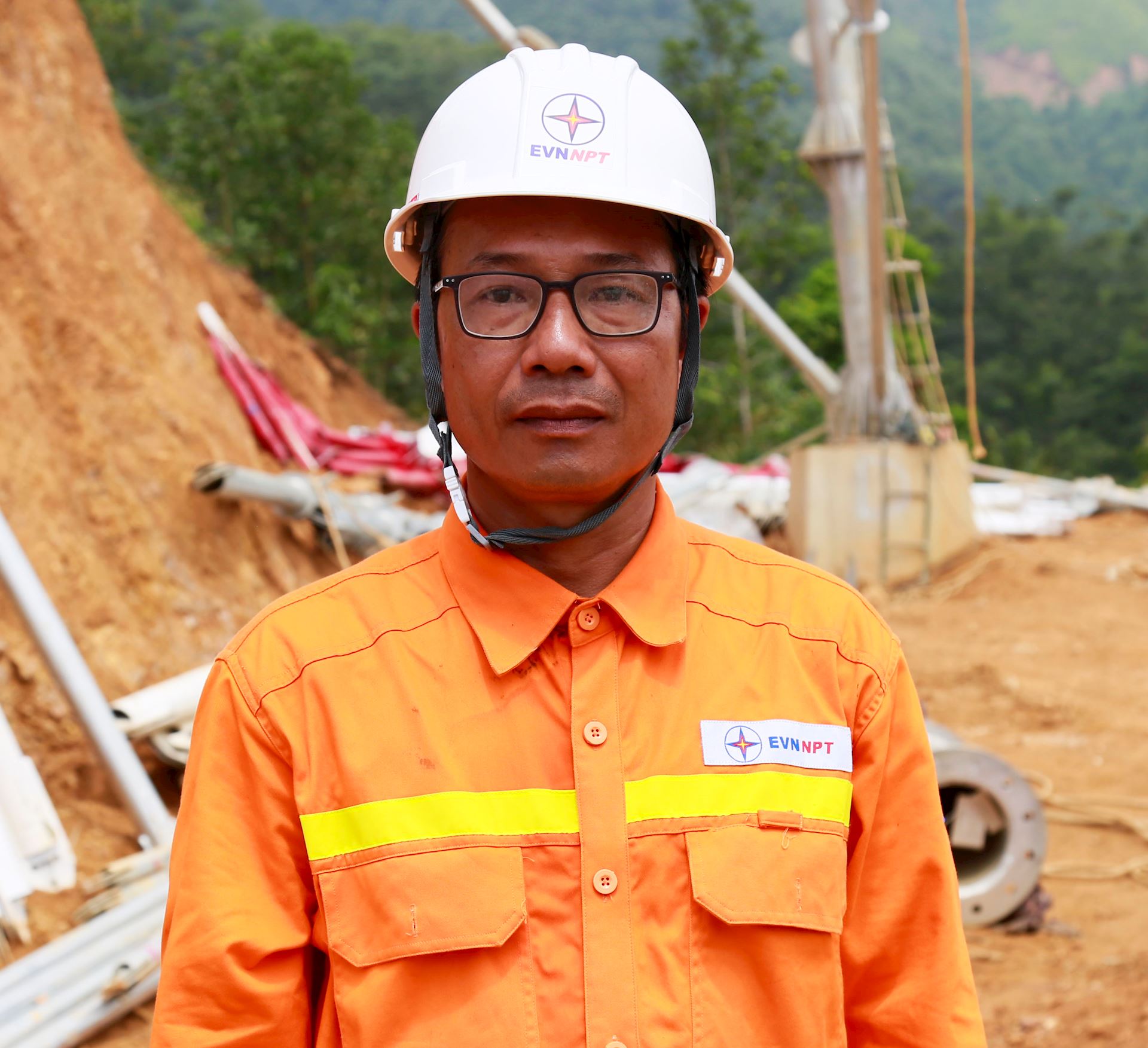 Tổng LĐLĐ Việt Nam thăm hỏi, động viên người lao động thi công công trình đường dây 500kV Lào Cai – Vĩnh Yên 3