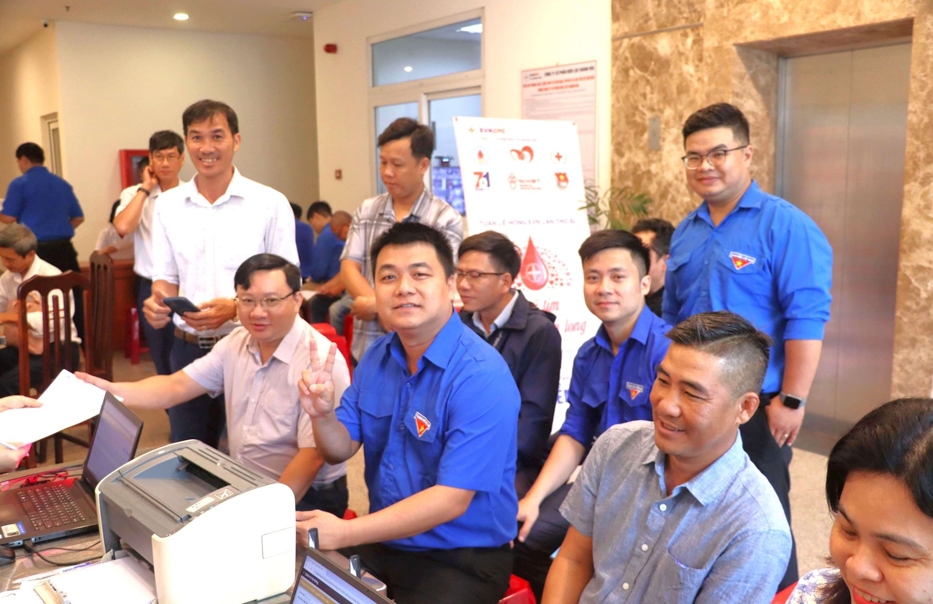 Tuần lễ hồng EVN – Khi những giọt máu hồng tiếp tục thắp sáng nghĩa tình người thợ điện Khánh Hòa 3