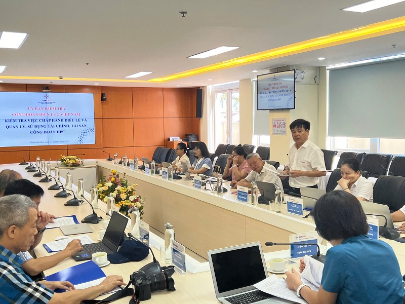 Ủy ban kiểm tra Công đoàn Điện lực Việt Nam: Kiểm tra việc chấp hành điều lệ và quản lý, sử dụng tài chính, tài sản Công đoàn Công ty Điện lực Huế 2