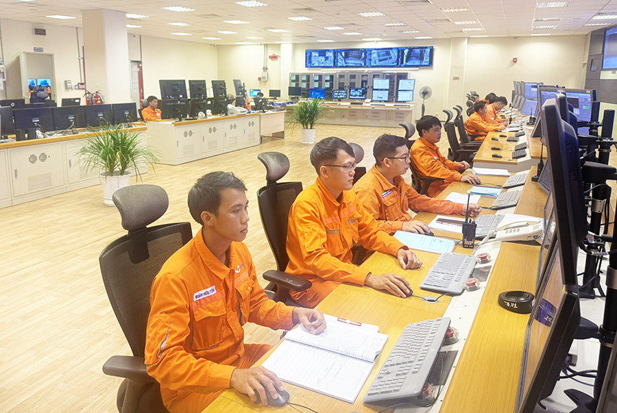 Vĩnh Tân 4 đoàn kết, sáng tạo thi đua hoàn thành xuất sắc nhiệm vụ, vận hành an toàn, ổn định, hiệu quả trong cung cấp điện năm 2025 2