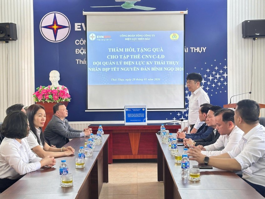 Ấm áp nghĩa tình ngành Điện: Công đoàn Tổng công ty Điện lực miền Bắc thăm, tặng quà tại Đội QLĐLKV Thái Thụy, Đội QLĐLKV Tiền Hải – Công ty Điện lực Hưng Yên