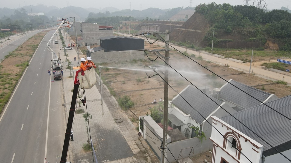 Bảo vệ nền tảng tư tưởng của Đảng trên không gian mạng: Yêu cầu từ thực tiễn ngành điện 1