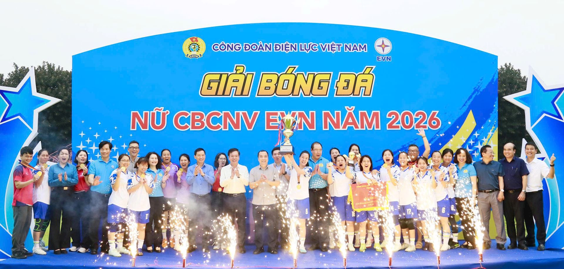 Bế mạc Giải bóng đá nữ cán bộ công nhân viên EVN năm 2026 3